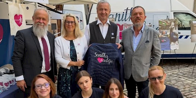 úspěchy SLK Prezentace Sanitky naděje v&nbsp;Senátu